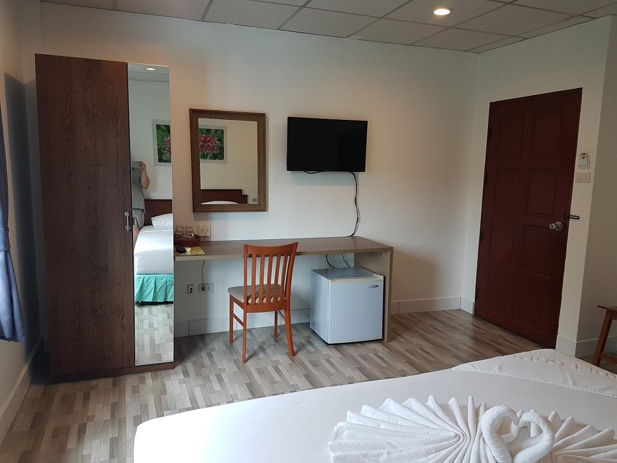 Welcome Inn Hotel @ Karon Beach. Single Room From Only 500 Baht Пхукет Екстер'єр фото