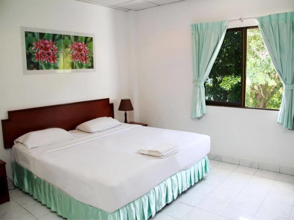 Welcome Inn Hotel @ Karon Beach. Single Room From Only 500 Baht Пхукет Екстер'єр фото