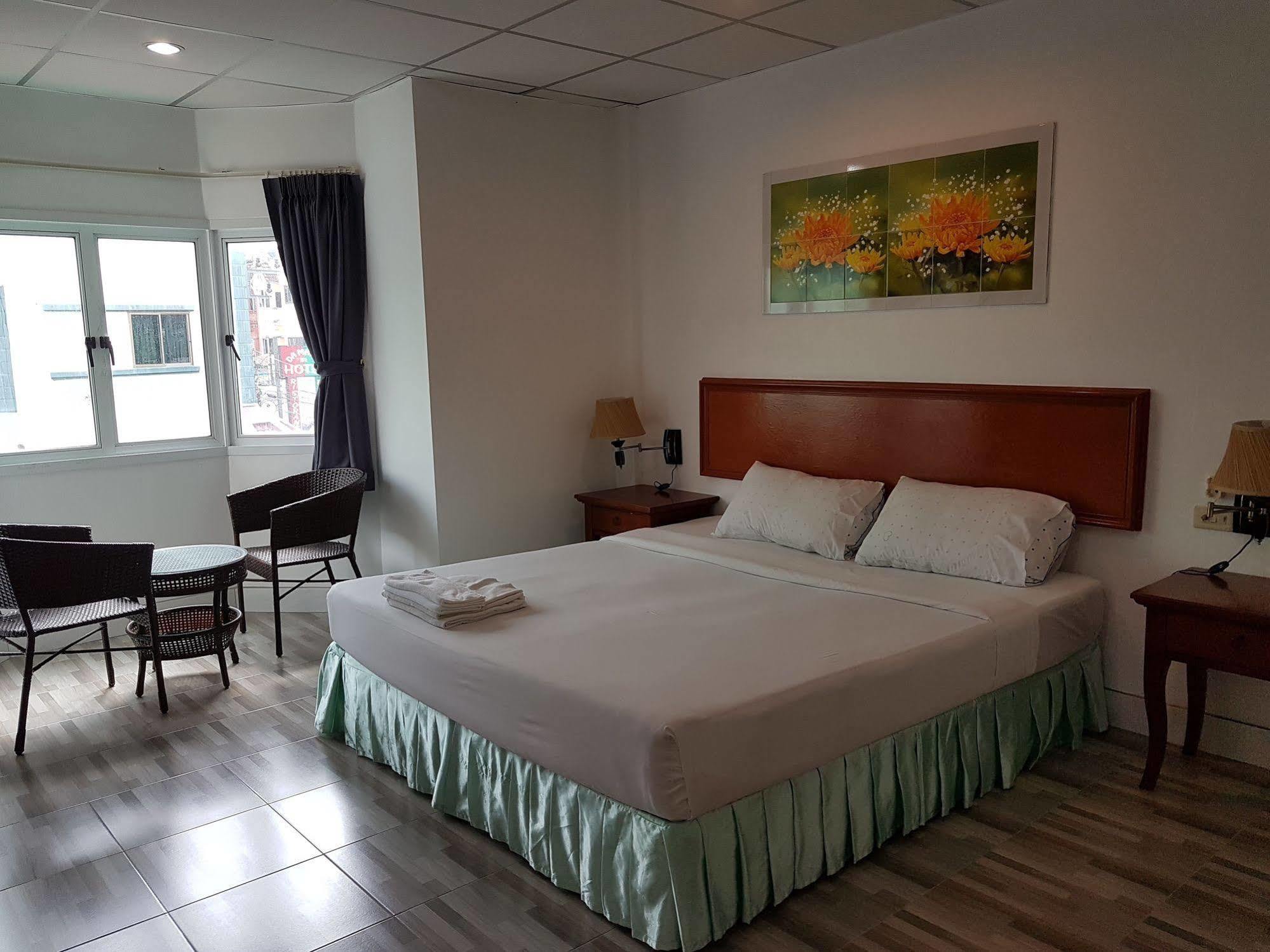 Welcome Inn Hotel @ Karon Beach. Single Room From Only 500 Baht Пхукет Екстер'єр фото