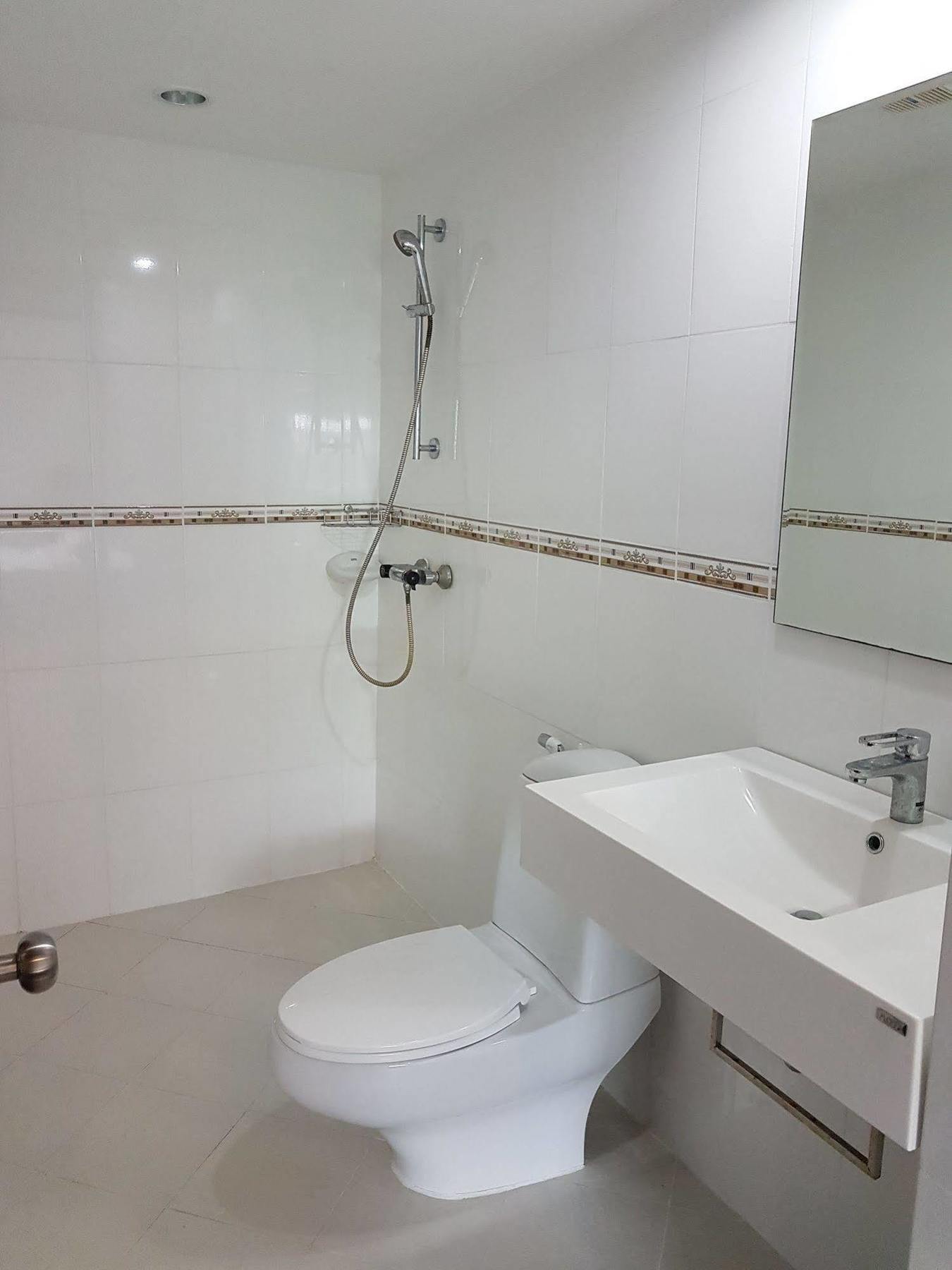 Welcome Inn Hotel @ Karon Beach. Single Room From Only 500 Baht Пхукет Екстер'єр фото