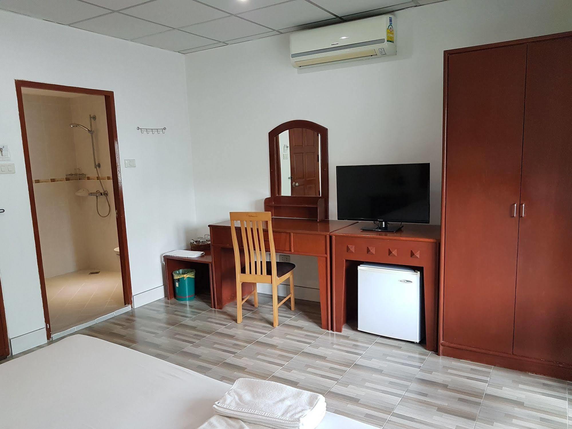 Welcome Inn Hotel @ Karon Beach. Single Room From Only 500 Baht Пхукет Екстер'єр фото