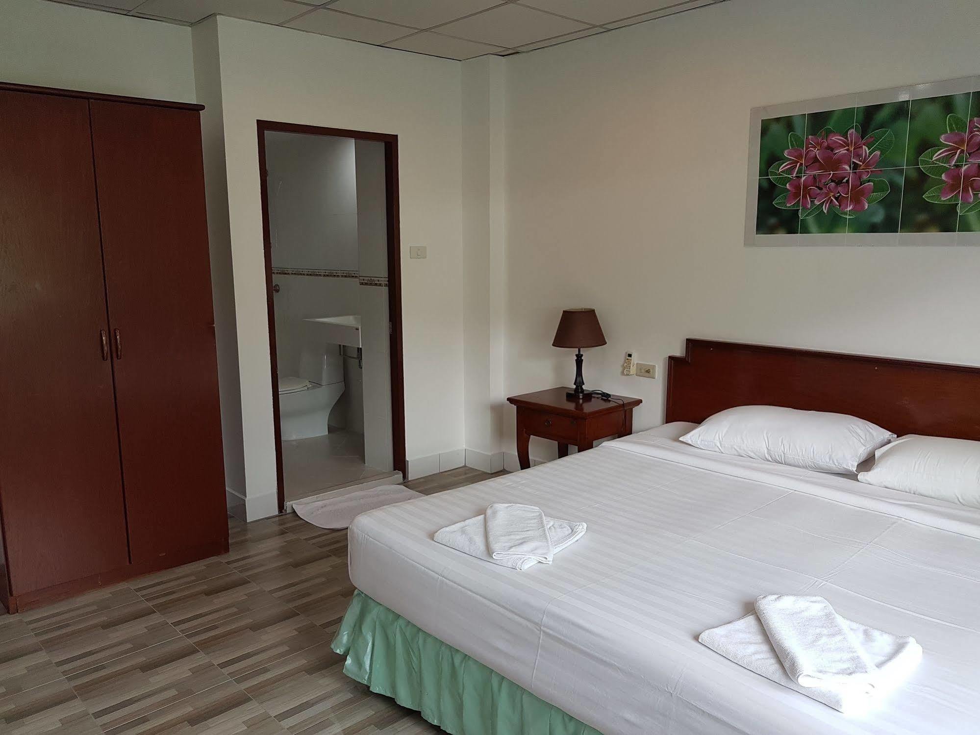 Welcome Inn Hotel @ Karon Beach. Single Room From Only 500 Baht Пхукет Екстер'єр фото
